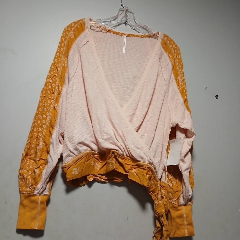 Free People NWT Ladies Thermal Wrap Top. Long Sleeve. Size Small Petite